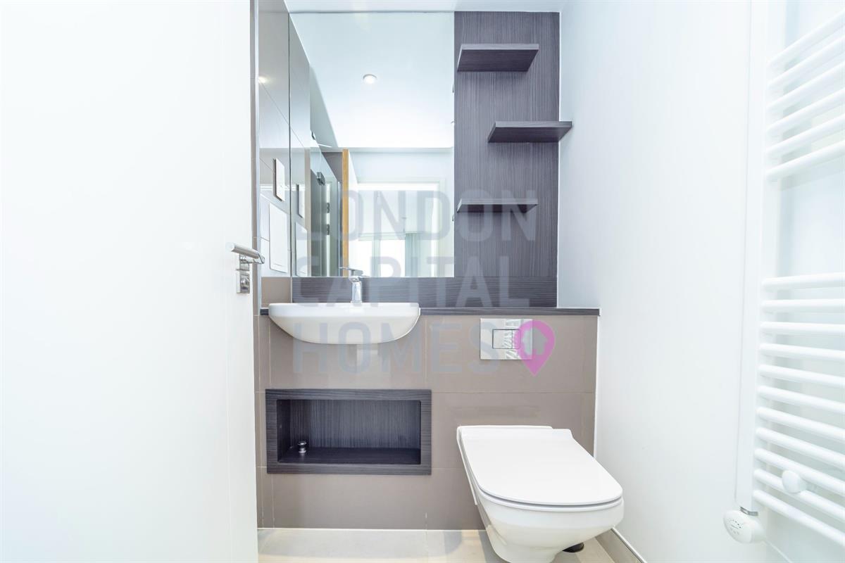 Gordian Apartments, 34 Cable Walk, London